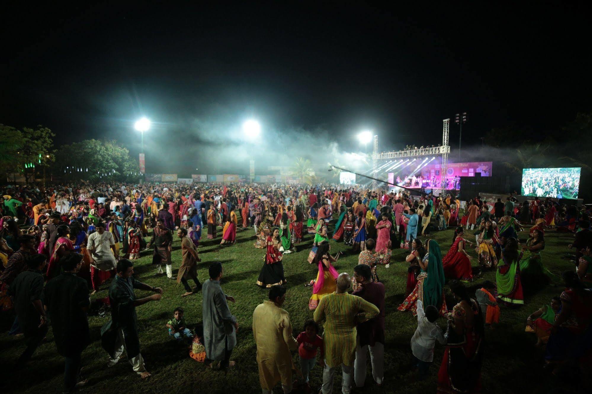 Palm Green Club Resort Jetalpur Esterno foto